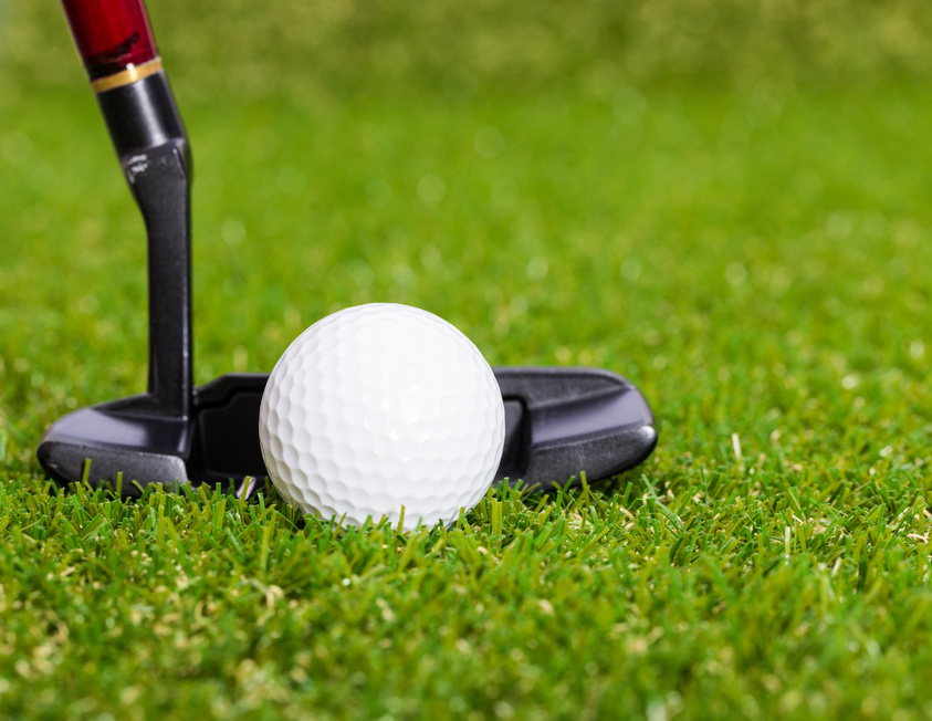 Indoor Vs. Outdoor Mini Golf: The Pros and Cons of Each